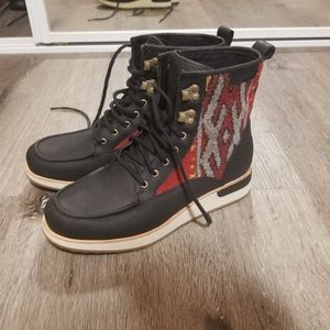 Merrell Roam Mid boots in black